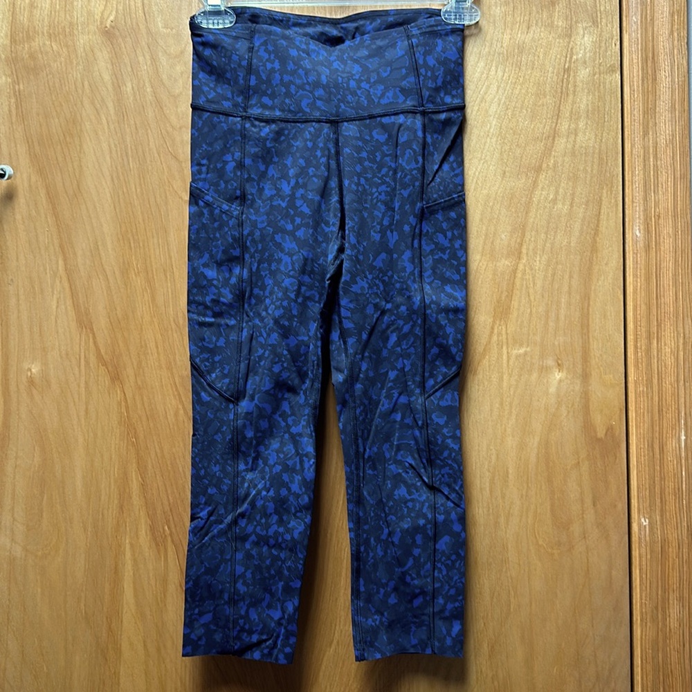 Lululemon mid calf leggings